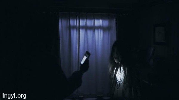 电话串线还是灵异事件?正和朋友打电话,电话里传来嘈杂声