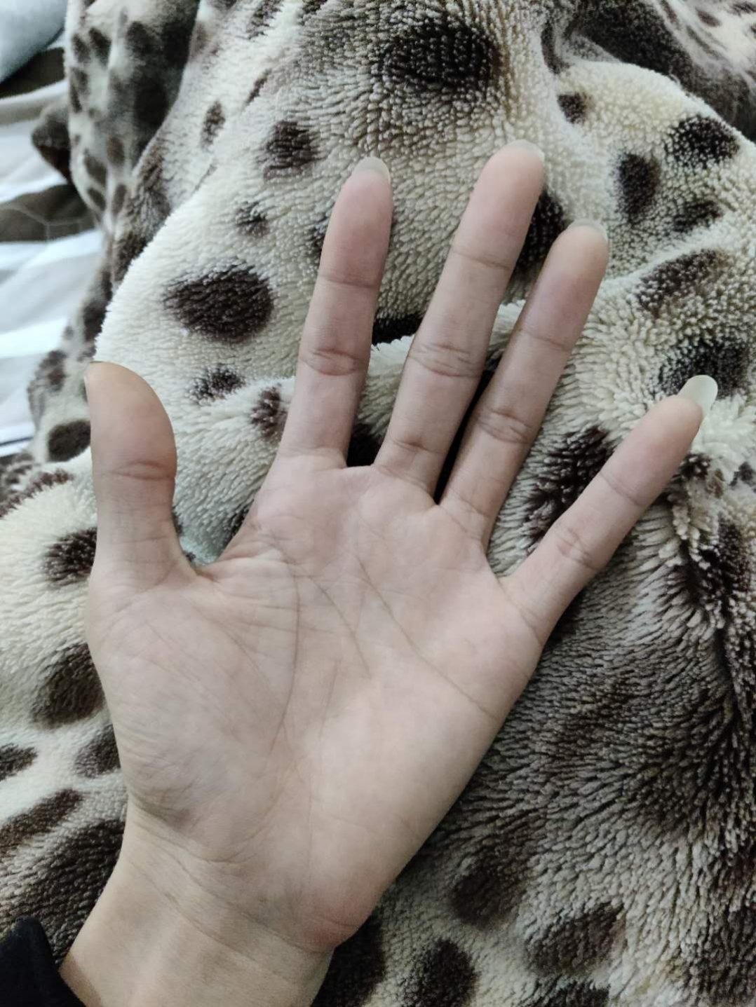 求各位大佬帮忙看看手相,婚姻