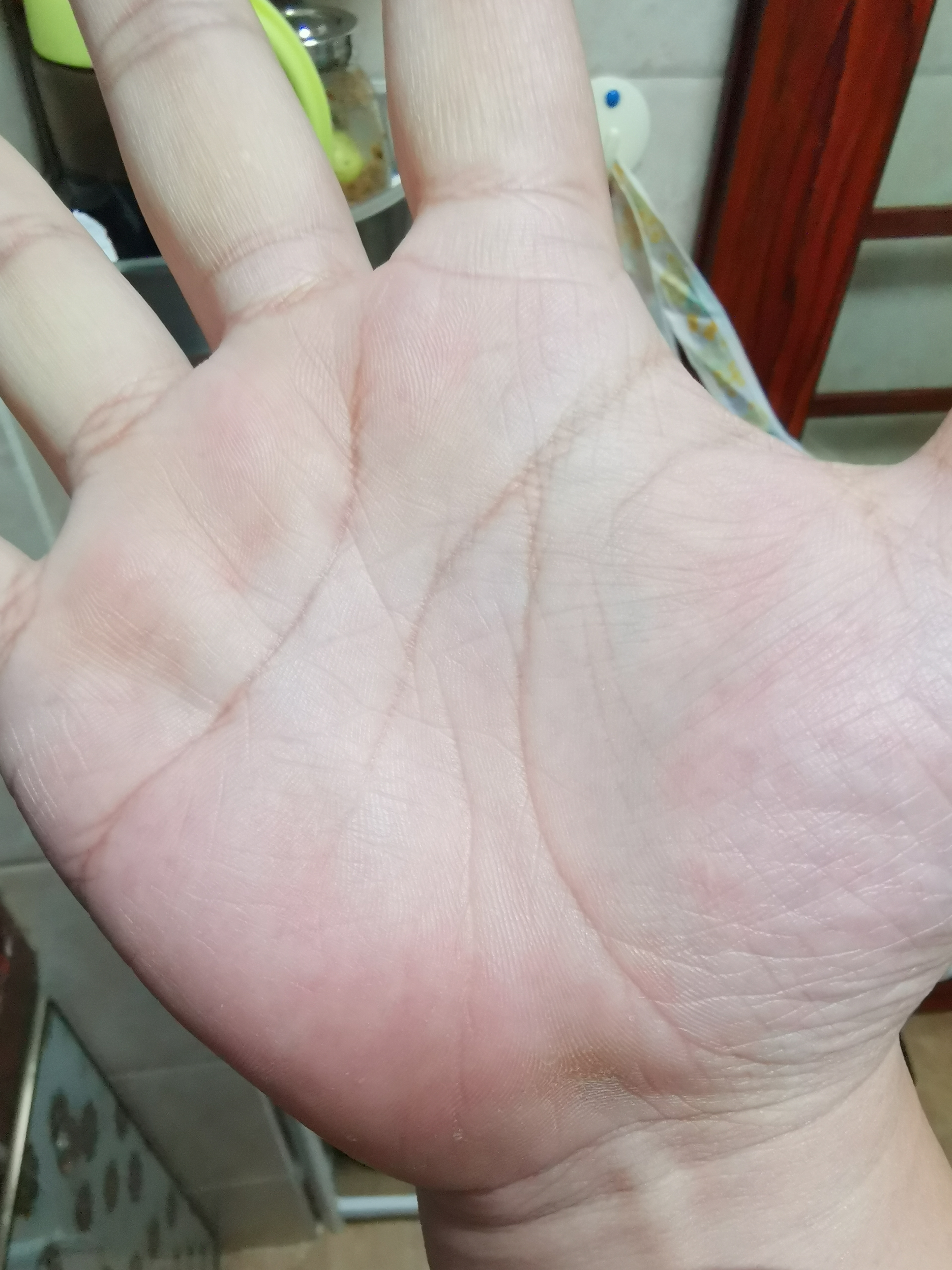 求大师看个手相,主看婚姻
