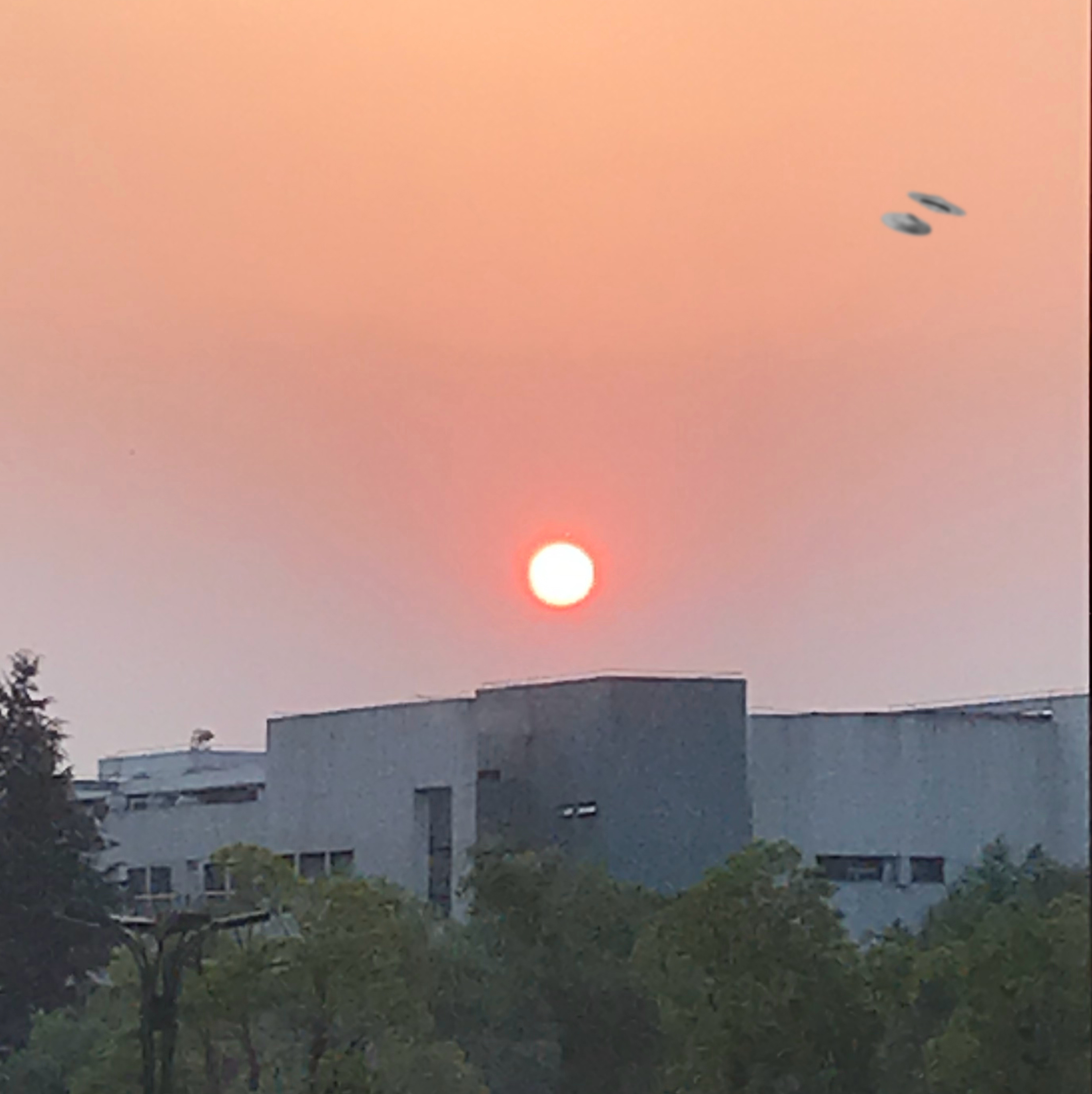 全国人民都震惊了,惊现UFO事件