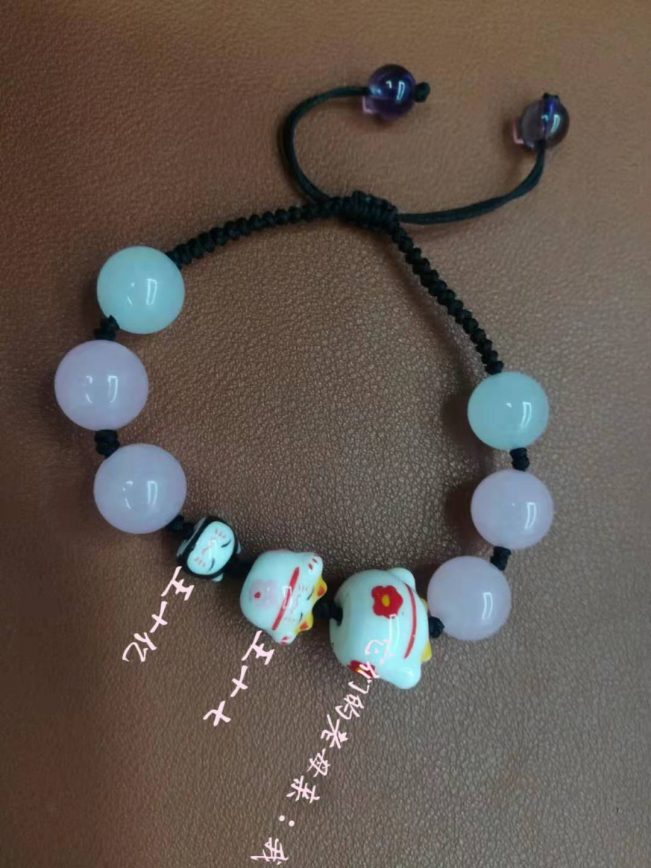 猫十七:玻璃门后面的“人”型物体