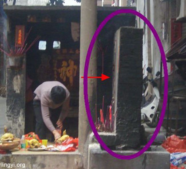 “小庙大眼女神”原址拍摄对比图