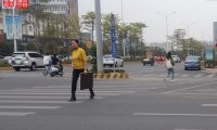 一辆怪异车