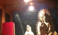 前几年神台上无意中照的