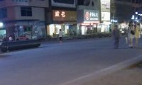 怪阿婆在镜头下消失