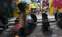 怪腿阿妹慢些走(补发)
