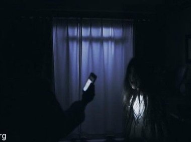 电话串线还是灵异事件?正和朋友打电话,电话里传来嘈杂声