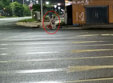 这两位女子是谁?